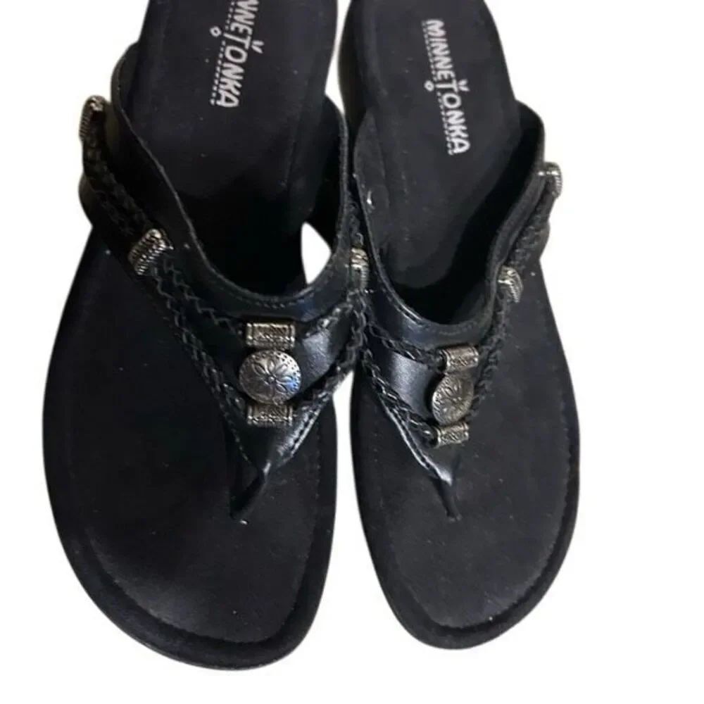 Minnetonka Women's Silverthorne 360 Black Leather Sandals Size 8